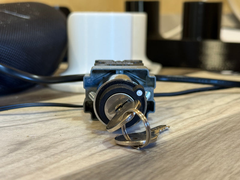 XB2-BG21 2-Position Self-Locking Key Switch