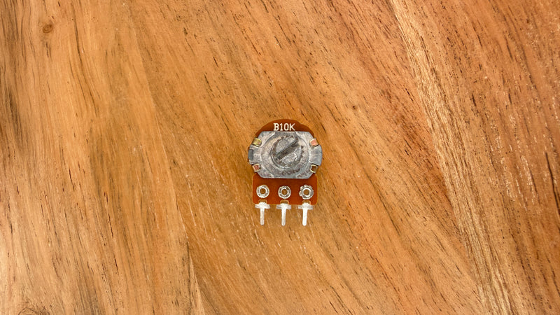 WH148 B10K Potentiometer – 15mm Shaft, 3-Pin, Linear Taper (Clearance)