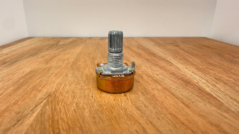WH148 B10K Potentiometer – 15mm Shaft, 3-Pin, Linear Taper (Clearance)