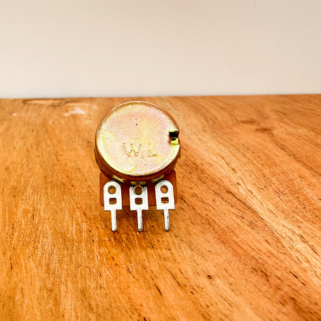 WH148 B10K Potentiometer – 20mm Shaft, 3-Pin, Linear Taper