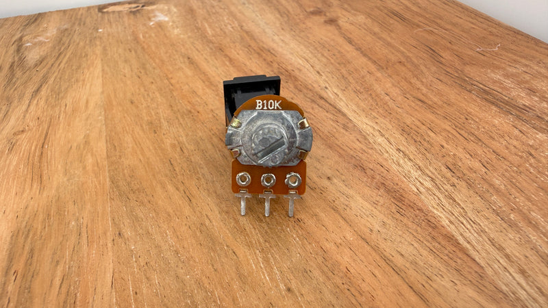 WH148 B10K Potentiometer – 15mm Shaft, 3-Pin, Linear Taper (Clearance)