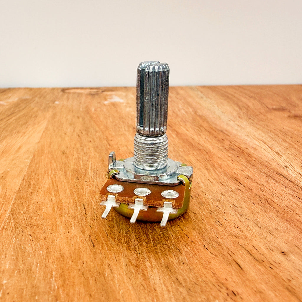 WH148 B10K Potentiometer – 20mm Shaft, 3-Pin, Linear Taper