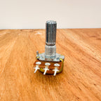 WH148 B10K Potentiometer – 20mm Shaft, 3-Pin, Linear Taper