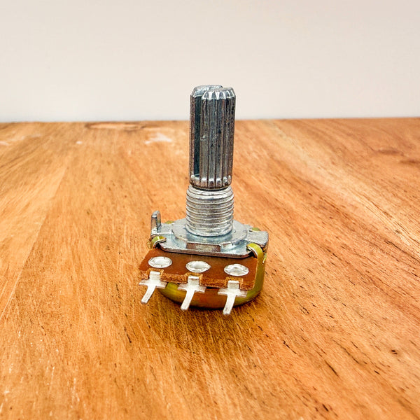WH148 B10K Potentiometer – 20mm Shaft, 3-Pin, Linear Taper
